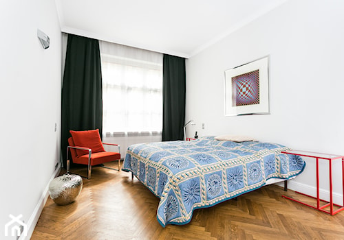Mała szara sypialnia - zdjęcie od Aleksandra Kozuń fotografia wnętrz