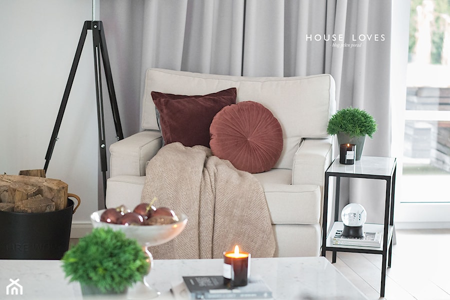 Metamorfoza salonu House Loves dla Miloo Home - Mały szary salon - zdjęcie od miloo-home