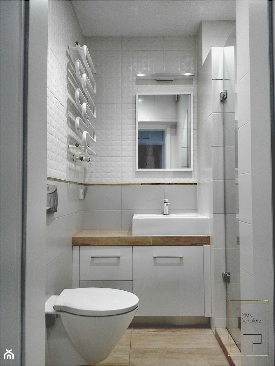 Łazienka z prysznicem w szafie - zdjęcie od Strefa Projektów Maja Bakalarz