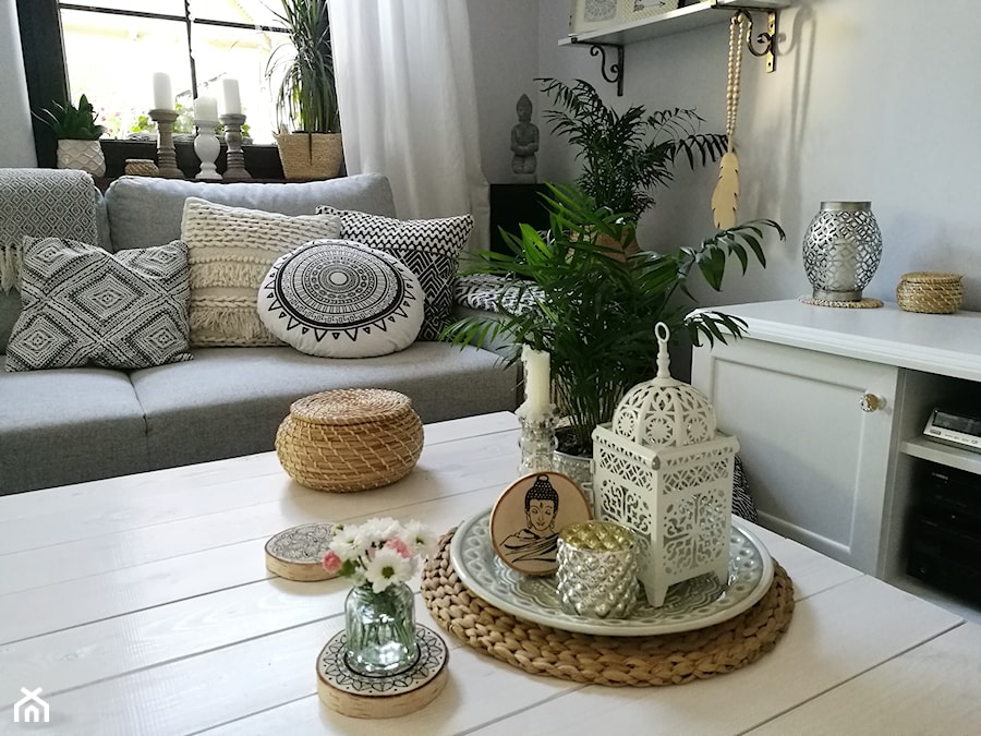 Scandi Boho - Mały szary salon, styl skandynawski - zdjęcie od emiliana.pl