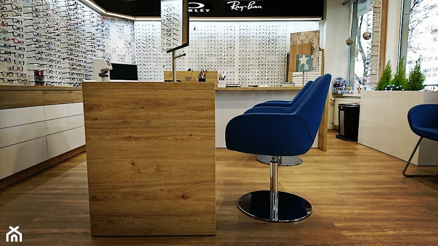 Projekt salon optyczny - Wnętrza publiczne - zdjęcie od Kubek Design
