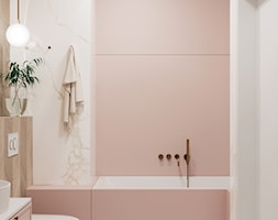 Łazienka z drewnem i pudrowym różem - zdjęcie od KAROLINA POPIEL - ARCHITEKTURA WNĘTRZ - Homebook