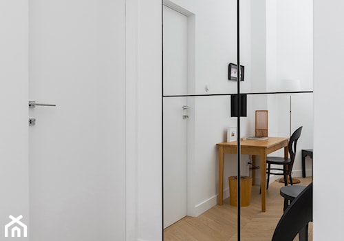 Studio na Starym Mieście w Krakowie - Sypialnia, styl minimalistyczny - zdjęcie od KAROLINA POPIEL - ARCHITEKTURA WNĘTRZ