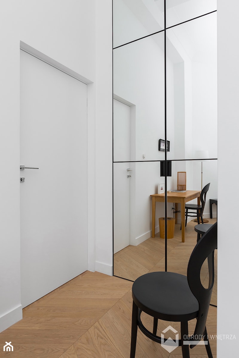 Studio na Starym Mieście w Krakowie - Sypialnia, styl minimalistyczny - zdjęcie od KAROLINA POPIEL - ARCHITEKTURA WNĘTRZ