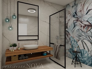 FOTOTAPETA W ŁAZIENCE - Mała bez okna z lustrem z marmurową podłogą łazienka, styl industrialny - zdjęcie od przestrzeńNOVA