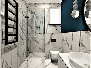 Łazienka gościnna, dom jednorodzinny - Średnia z lustrem z marmurową podłogą łazienka z oknem, styl glamour - zdjęcie od WKWADRAT - PRACOWNIA ARANŻACJI WNĘTRZ