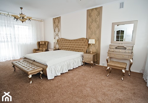 Pokój styl Art Deco - Duża beżowa biała sypialnia, styl glamour - zdjęcie od irfoto - fotografia wnętrz i architektury
