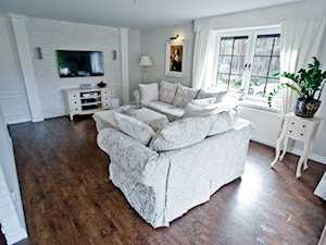 Pokój Klasyczny - Średni biały salon, styl tradycyjny - zdjęcie od irfoto - fotografia wnętrz i architektury
