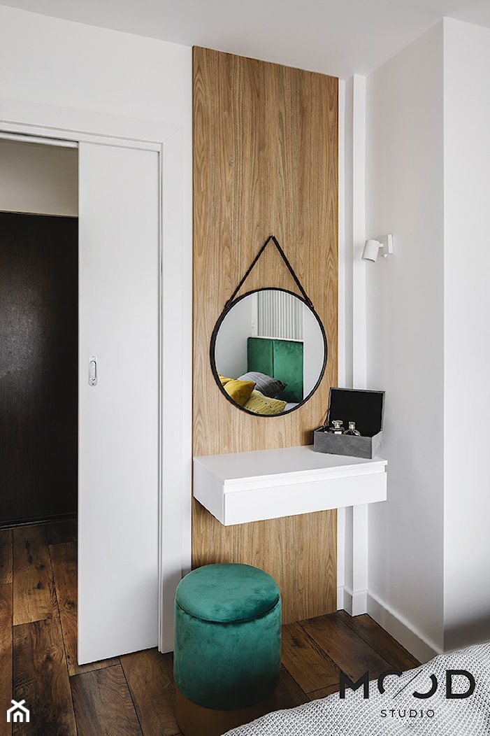 Sypialnia z ukrytą garderobą - zdjęcie od MOOD-STUDIO - Homebook