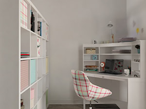 Projekt domu jednorodzinnego - Mały szary pokój dziecka dla nastolatka dla chłopca dla dziewczynki, styl skandynawski - zdjęcie od Oksana Koniuszewska