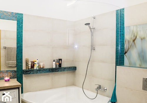 apartament Bemowo - Mała bez okna z pralką / suszarką z marmurową podłogą łazienka - zdjęcie od Artkam