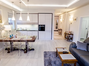 Apartament Żoliborz - Średni beżowy salon z kuchnią z jadalnią - zdjęcie od Artkam