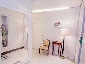Apartament Żoliborz - Średni biały hol / przedpokój - zdjęcie od Artkam