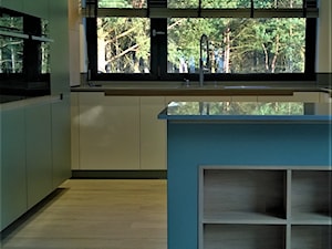 Żaluzje drewnianie - Kuchnia, styl nowoczesny - zdjęcie od piekneokno