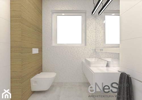 Projekt wnętrza domu w Bolesławcu - Mała z lustrem z marmurową podłogą łazienka z oknem, styl nowoczesny - zdjęcie od Enes Studio Projektowanie wnętrz & meble
