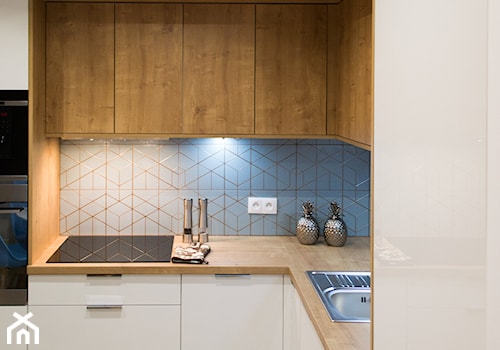 Mieszkanie na wynajem - Mała zamknięta szara z zabudowaną lodówką z nablatowym zlewozmywakiem kuchn ... - zdjęcie od Biuro projektowe "Patio" Ewa Szymczak