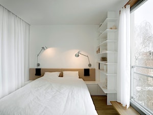 38 mkw_Poznań_KONKURS - Mała biała sypialnia, styl nowoczesny - zdjęcie od LOOP Architekci