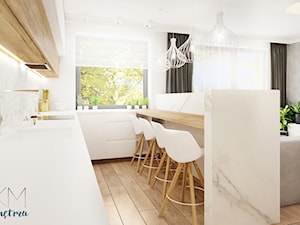 mieszkanie #2 // Wrocław - Średnia otwarta z salonem z kamiennym blatem biała z zabudowaną lodówką z podblatowym zlewozmywakiem kuchnia dwurzędowa z oknem, styl skandynawski - zdjęcie od KMwnętrza