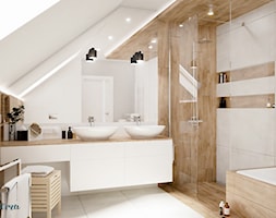 łazienka #3 // Pietrzykowice - Duża na poddaszu z lustrem z dwoma umywalkami z punktowym oświetlenie ... - zdjęcie od KMwnętrza - Homebook