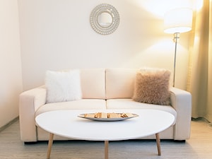 Mieszkanie na sprzedaż po flippingu - Salon, styl nowoczesny - zdjęcie od Express Furniture Rental