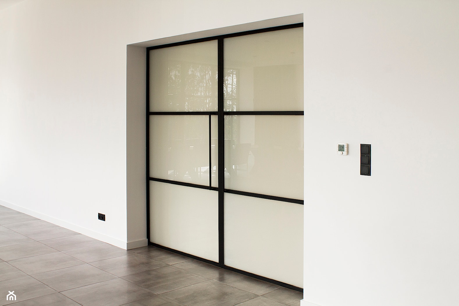 Drzwi loftowe przesuwne - zdjęcie od OTIF Profil - ścianki i drzwi loftowe - Homebook