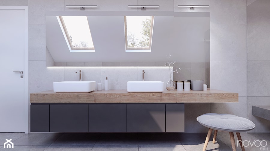 013_18 MIELEC - Duża na poddaszu z lustrem z dwoma umywalkami łazienka z oknem, styl nowoczesny - zdjęcie od NOVOO studio
