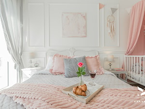 Pudrowa sypialnia - zdjęcie od FANAJŁO Home Design Decor