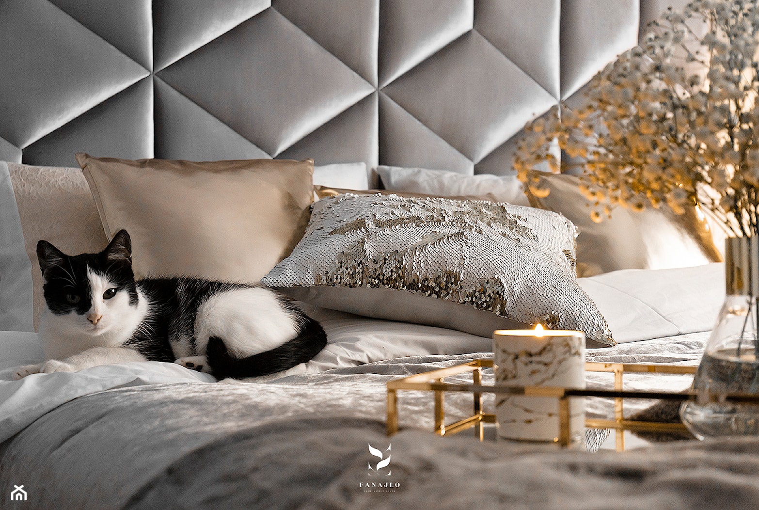 Nowoczesna sypialnia z odrobiną luksusu - zdjęcie od FANAJŁO Home Design Decor - Homebook