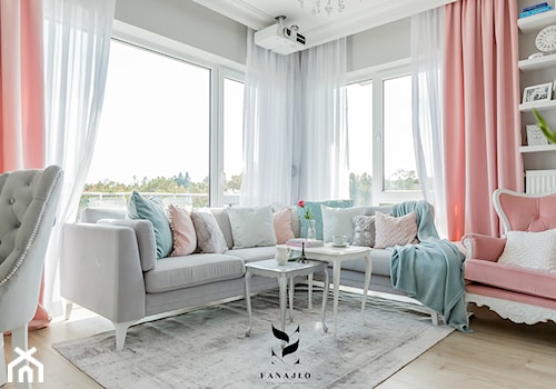 Przytulny, jasny apartament z nutą pudrowego różu - Średni szary salon, styl glamour - zdjęcie od FANAJŁO Home Design Decor
