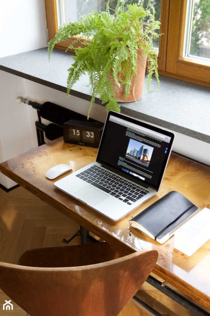 dom // żyrardów - Małe z zabudowanym biurkiem białe biuro, styl vintage - zdjęcie od Live Touch // Dominika Wojtkowska-Banaszek - Homebook