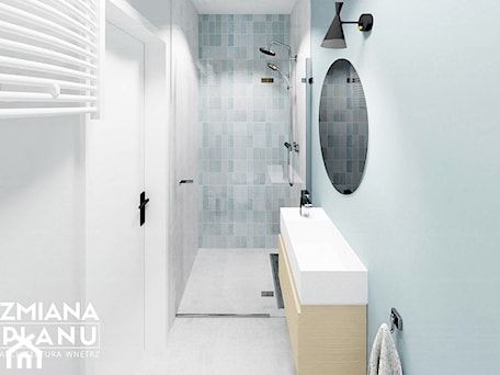 Aranżacje wnętrz - Łazienka: Niebieska łazienka z prysznicem - Zmiana Planu. Przeglądaj, dodawaj i zapisuj najlepsze zdjęcia, pomysły i inspiracje designerskie. W bazie mamy już prawie milion fotografii!