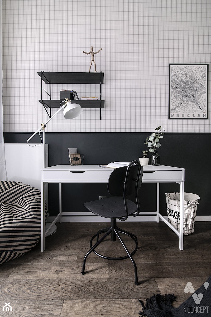 Witolda43 - Średni biały czarny pokój dziecka dla nastolatka dla chłopca, styl minimalistyczny - zdjęcie od N'concept
