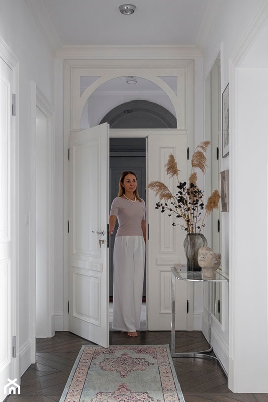 Białe drzwi - zdjęcie od Architekt wnętrz Maria Jachalska - Homebook