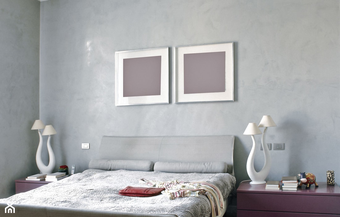 Stiuk klasyczny - Mała szara sypialnia, styl nowoczesny - zdjęcie od FOX DEKORATOR - Homebook