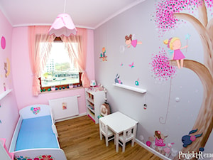 Projekt Lawendowe wzgórza - Średni różowy szary pokój dziecka dla dziecka dla dziewczynki, styl nowoczesny - zdjęcie od Projekt-remont.pl Maciej Sitarz