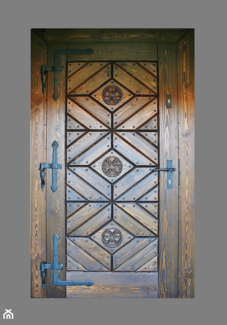 Drzwi rustykalne z rozetami-kowalstwo - zdjęcie od STOLARSTWORUSTYKALNE.COM.PL - DRZWI RUSTYKALNE - Homebook