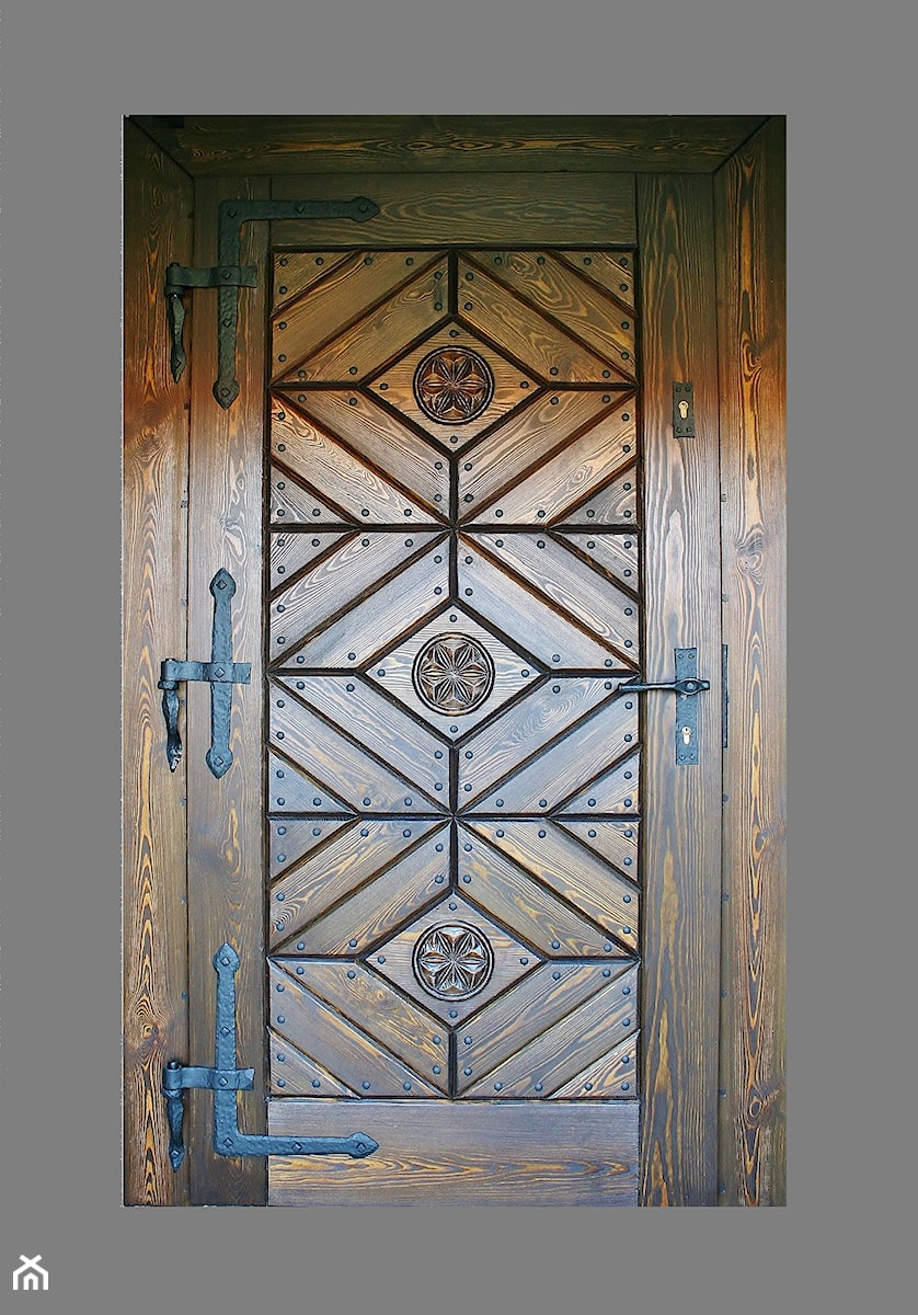 Drzwi rustykalne z rozetami-kowalstwo - zdjęcie od STOLARSTWORUSTYKALNE.COM.PL - DRZWI RUSTYKALNE