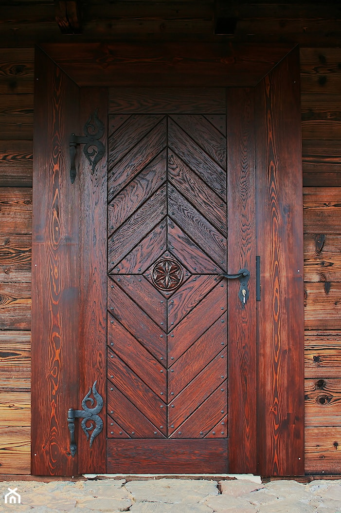 Drzwi rustykale do domu z bali drewnianych - zdjęcie od STOLARSTWORUSTYKALNE.COM.PL - DRZWI RUSTYKALNE - Homebook
