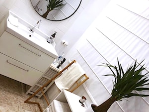 mój dom - Mała bez okna z lustrem łazienka, styl skandynawski - zdjęcie od Ha Pia