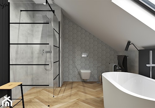 Łazienka prywatna na poddaszu z prysznicem i wanną wolnostojącą - zdjęcie od MG Design
