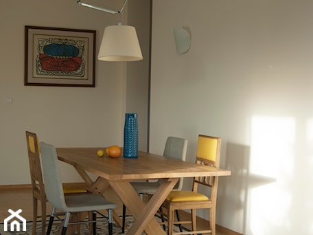 Aranżacje wnętrz - Jadalnia: Apartament na Zawadach - Średnia beżowa jadalnia jako osobne pomieszczenie, styl vintage - DEMBOWSKA / JAGIEŁŁO studio architektury. Przeglądaj, dodawaj i zapisuj najlepsze zdjęcia, pomysły i inspiracje designerskie. W bazie mamy już prawie milion fotografii!