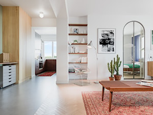 Mieszkanie w krakowskiej Nowej Hucie - Mały biały szary salon, styl nowoczesny - zdjęcie od one desk