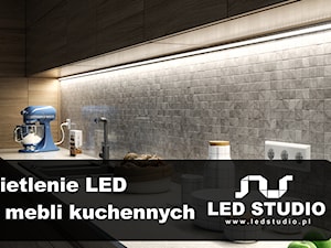 Idealne oświetlenie LED mebli kuchennych. - Średnia zamknięta z kamiennym blatem szara z zabudowaną lodówką z lodówką wolnostojącą z nablatowym zlewozmywakiem kuchnia w kształcie litery l, styl tradycyjny - zdjęcie od LED STUDIO - oświetlenie LED