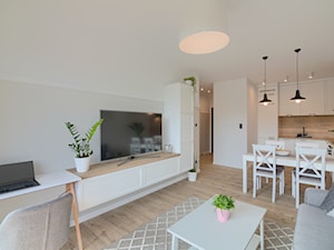 Mieszkanie 46 m2 - Średni beżowy biały salon z kuchnią z jadalnią, styl skandynawski - zdjęcie od Studio Architektury Wnętrz Marta Zalewska
