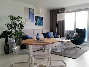 Apartament w Wiśle - Średni beżowy salon z jadalnią z tarasem / balkonem, styl nowoczesny - zdjęcie od Aleksandra Ciurkot architektura wnętrz