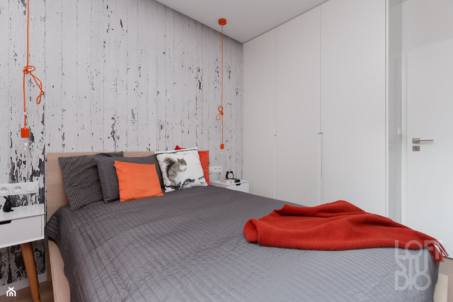 Mieszkanie z pomarańczowym akcentem - zdjęcie od Loftstudio - Homebook