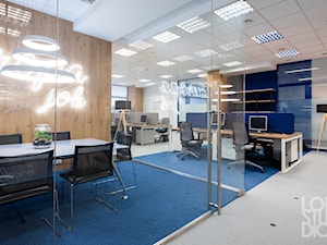 Niebieskie biuro - zdjęcie od Loftstudio