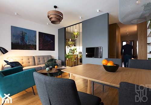 Apartament na Dworskiej - Duża szara sypialnia, styl nowoczesny - zdjęcie od Loftstudio