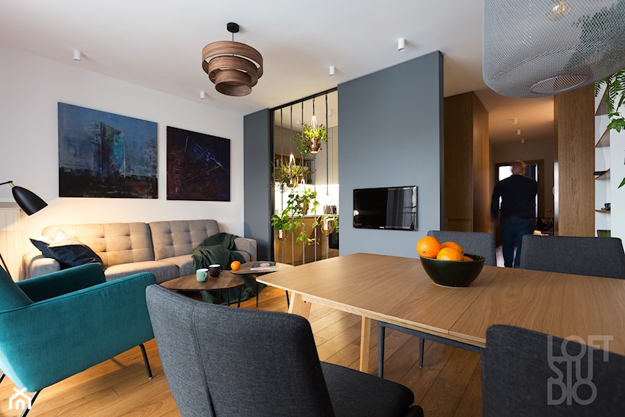 Apartament na Dworskiej - Duża szara sypialnia, styl nowoczesny - zdjęcie od Loftstudio