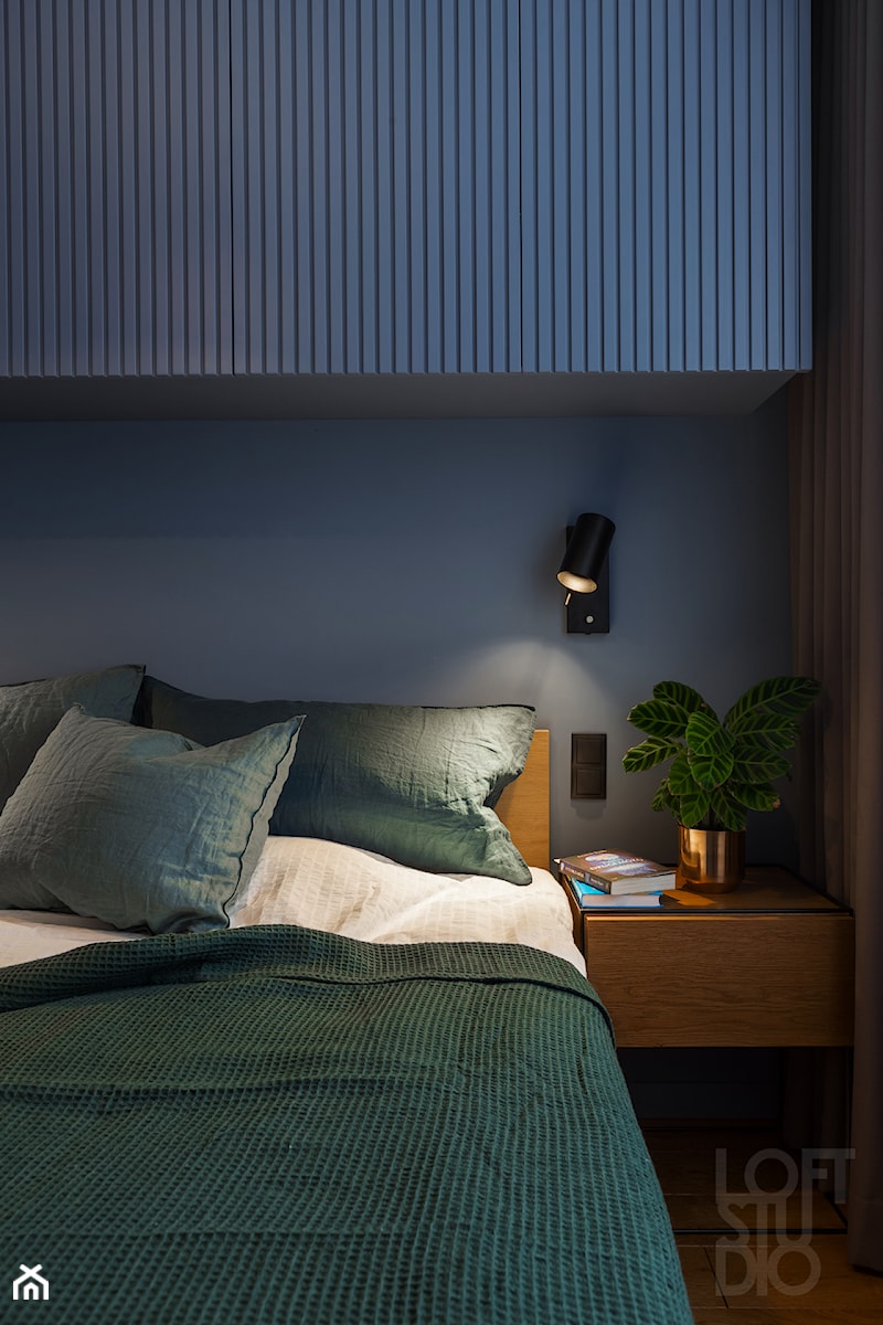 Apartament na Dworskiej - Mała niebieska sypialnia, styl nowoczesny - zdjęcie od Loftstudio